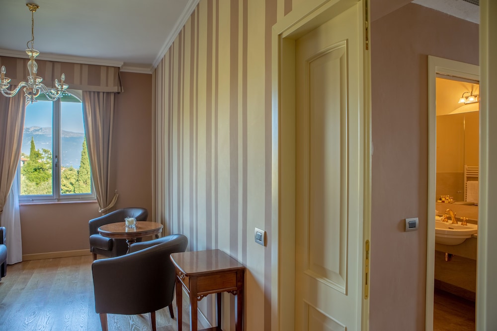 Hotel Villa Del Sogno 40/77