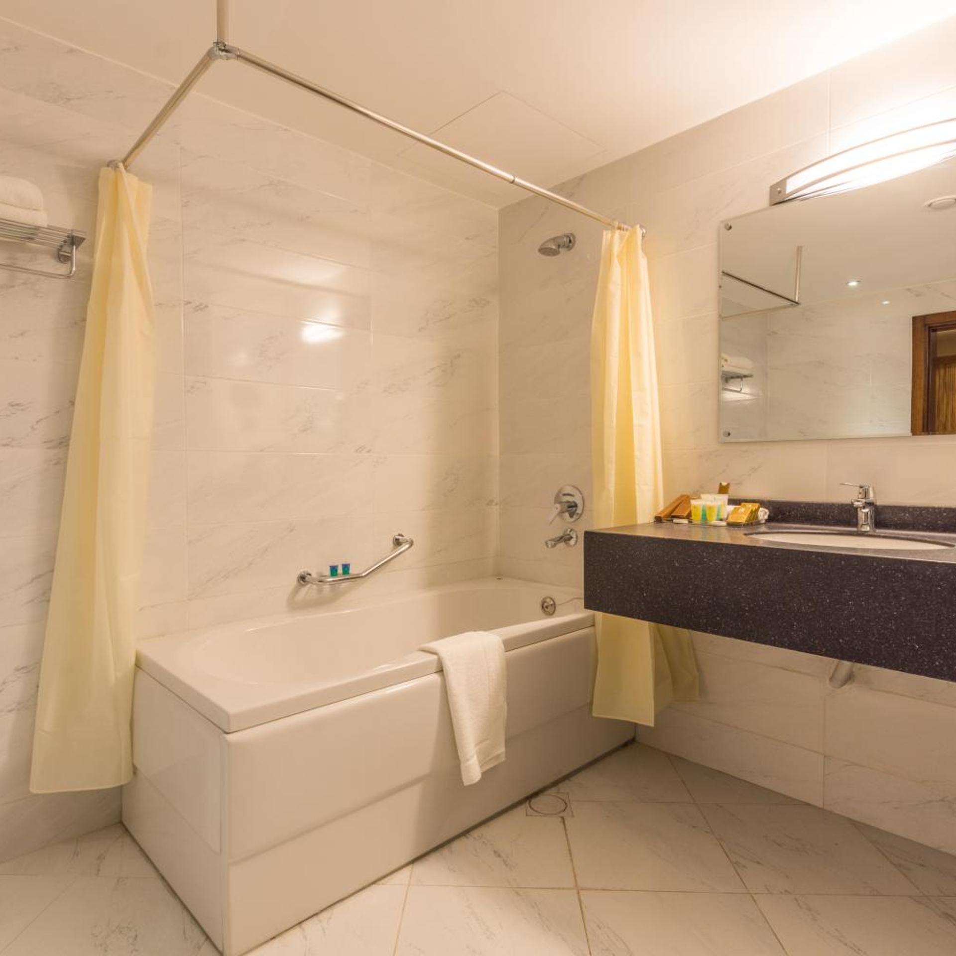 LA ROCHE HOTEL 53/53