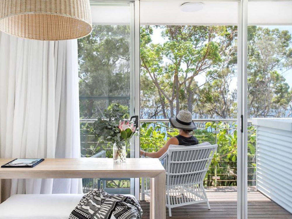 Bannisters by the Sea Mollymook 27/50