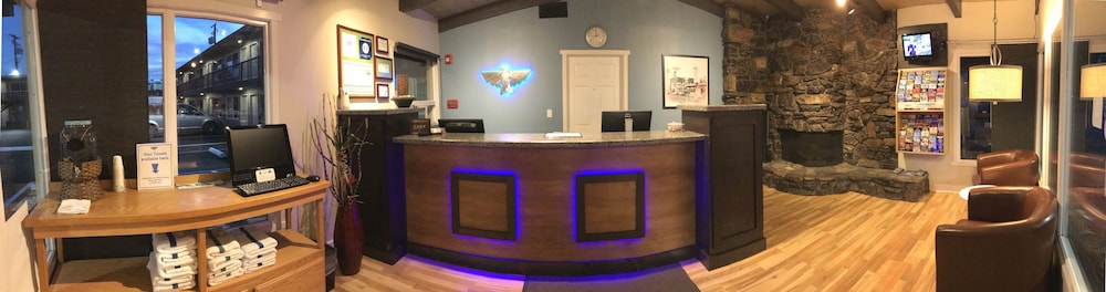 Thunderbird Lodge 15/71