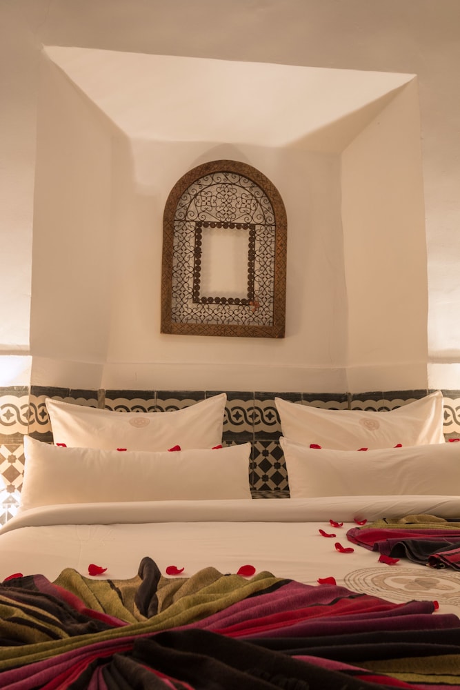 Riad Lhena 4/45