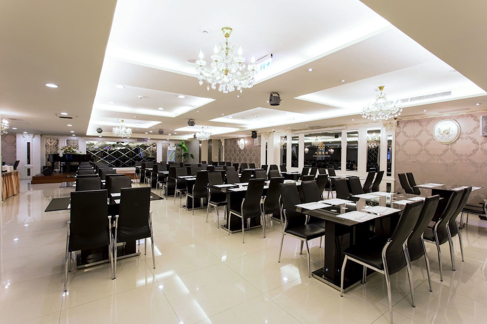 Ever Luck Hotel 38/47