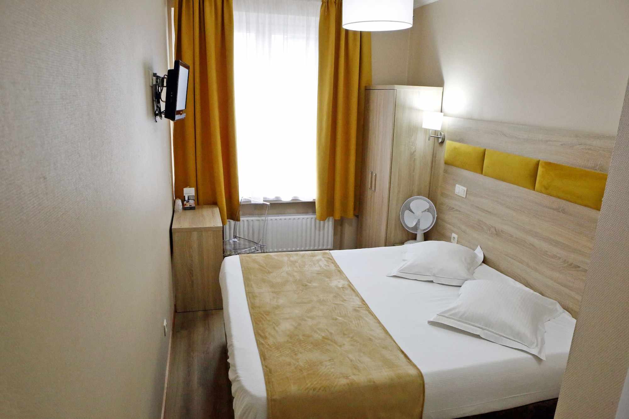 STANDARD, DOUBLE BED