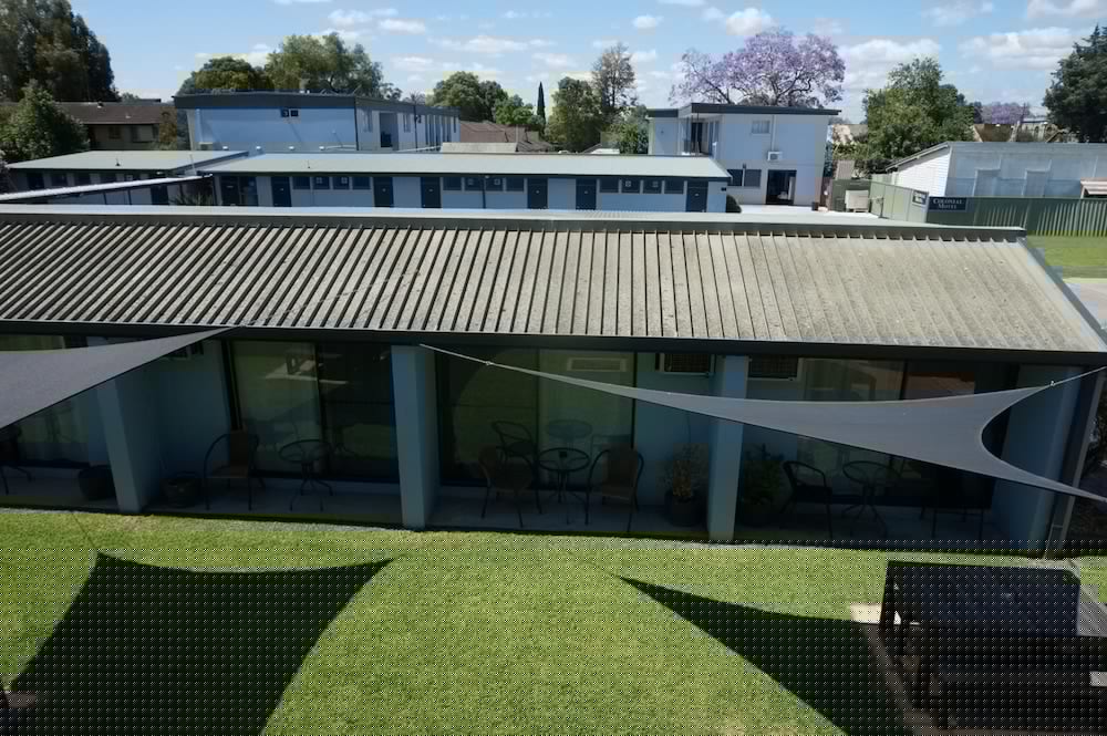 Colonial Motel 2/53