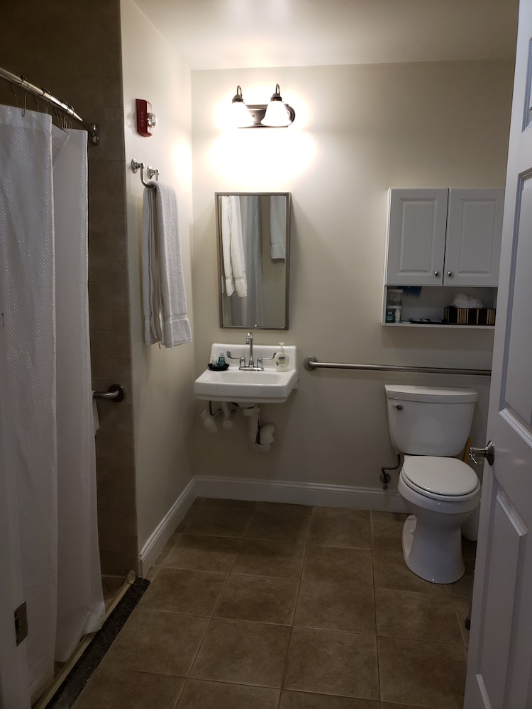 Crescent Suites Hotel 12/57