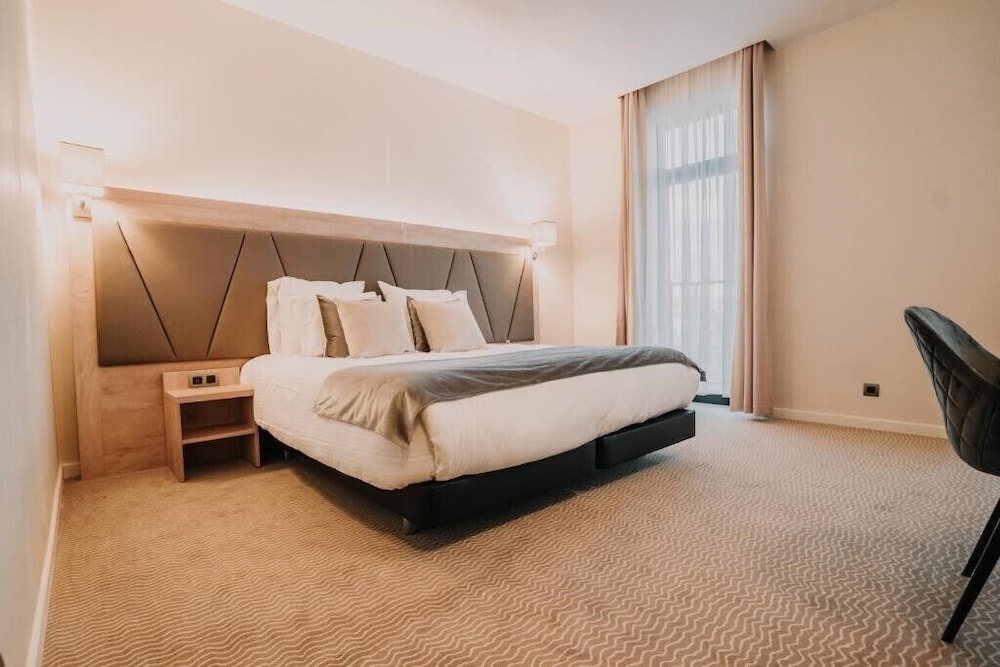 SUPERIOR, DOUBLE BED