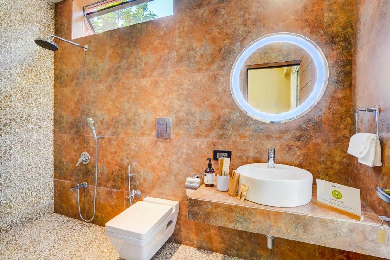 ELIVAAS Villa 39 Serene 6 BHK Retreat with Pvt Pool, Gaming Zone & Balcony 21/23