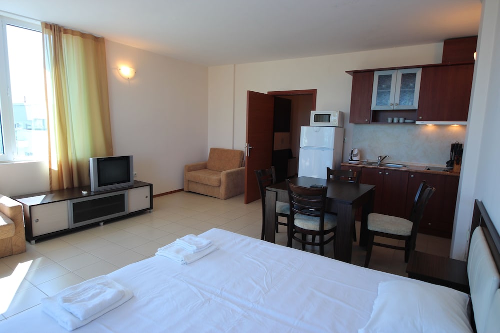 Esperanto Hotel 10/35