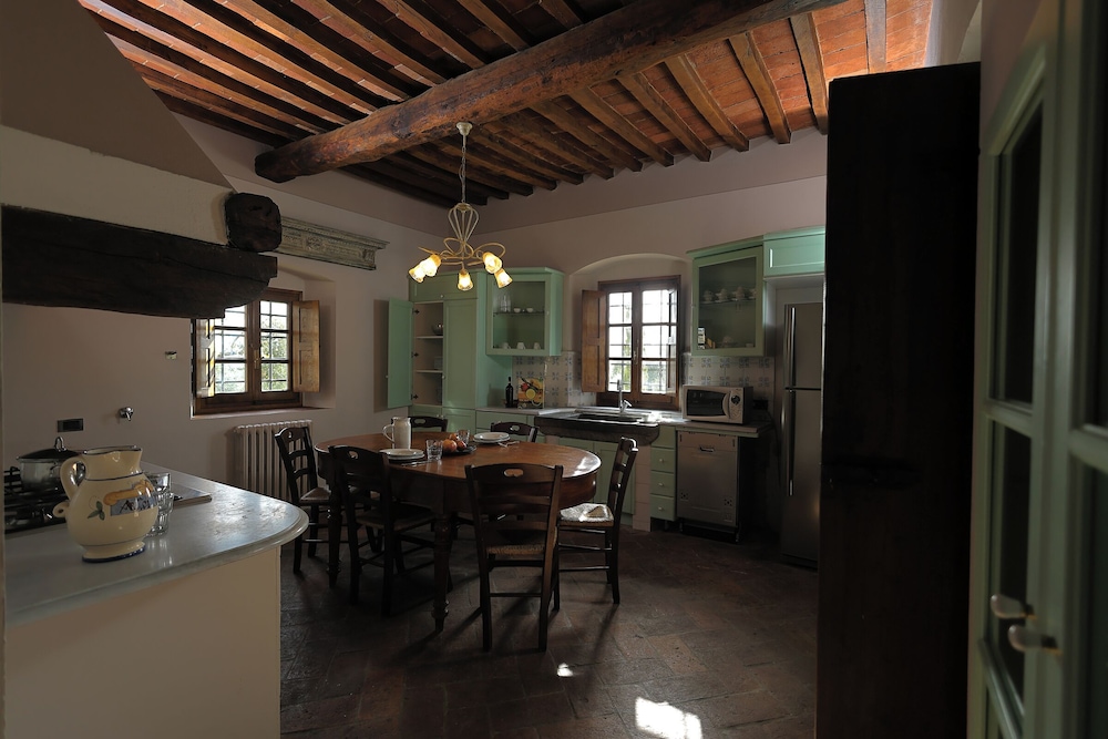 Casale Le Corti 52/76