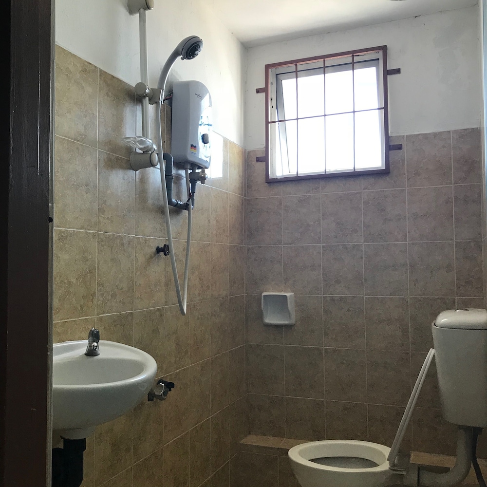 Iskandar Sinsuran Guesthouse 37/46