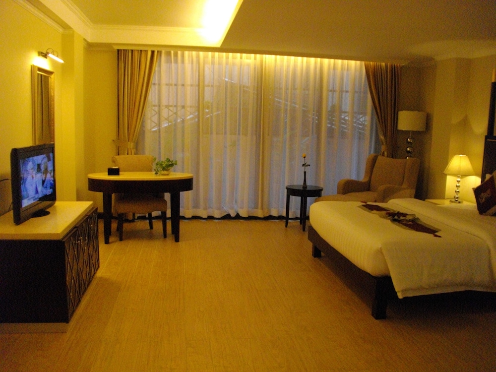 Lux Riverside Hotel & Apartment 20/99