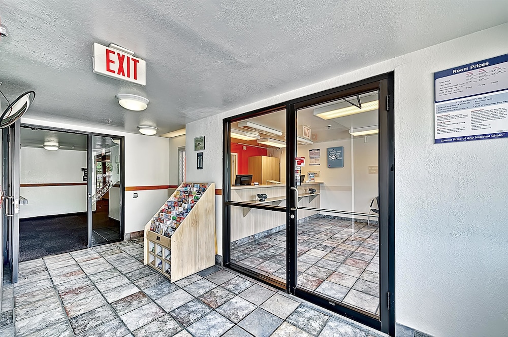 Motel6 Glenview, IL - Chicago North 11/60