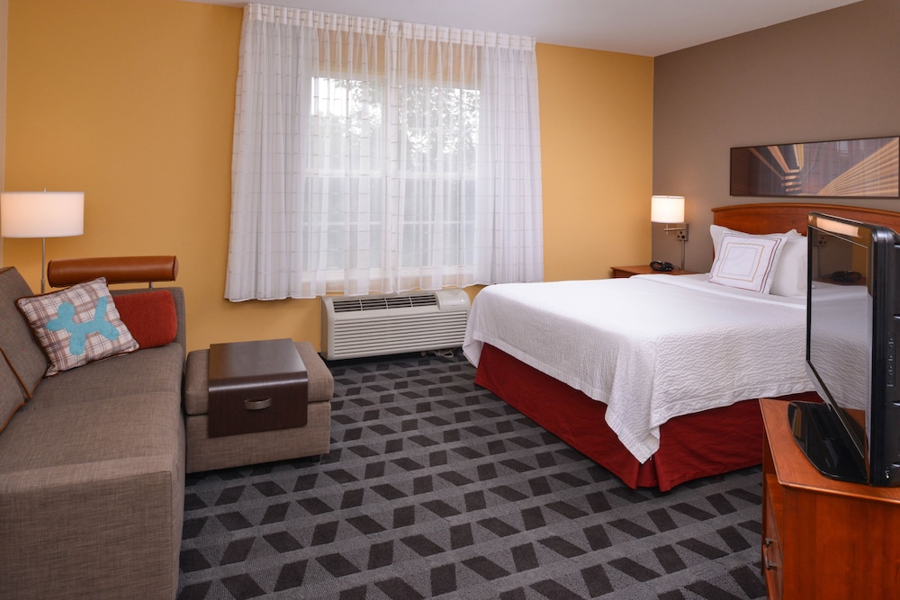 Candlewood Suites St Louis St Charles an IHG Hotel 9/36