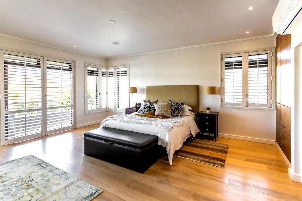Selkirk House 11/50
