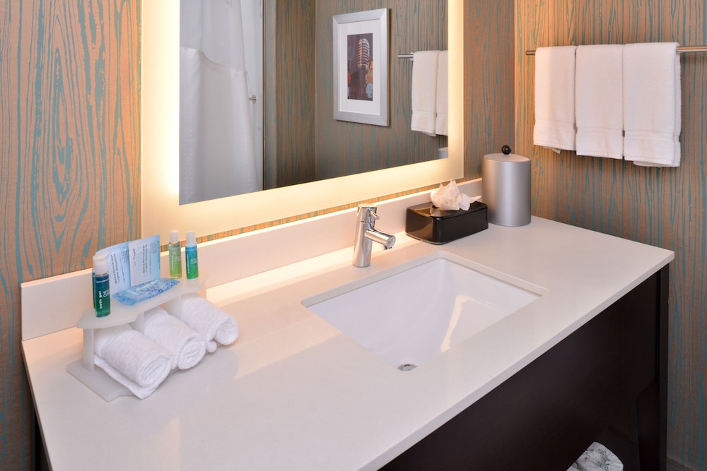 Holiday Inn Express Austin North Central 40/65