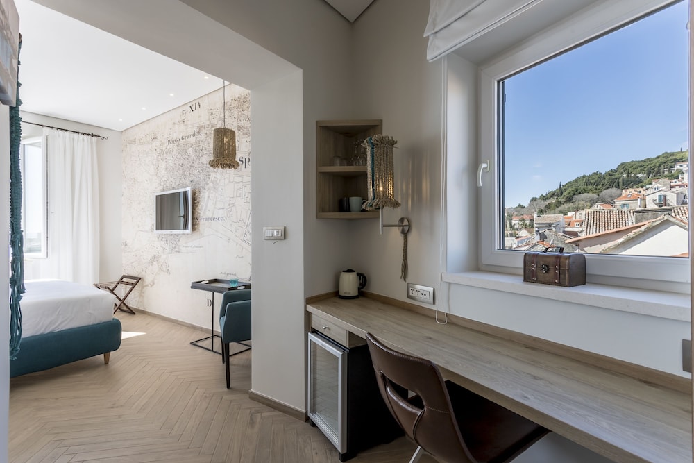 Seaview Luxury Retreat 41/42