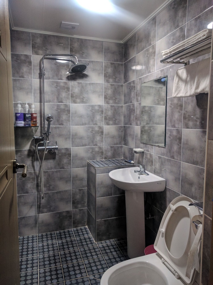Backpackers In Yeosu - Hostel 67/68