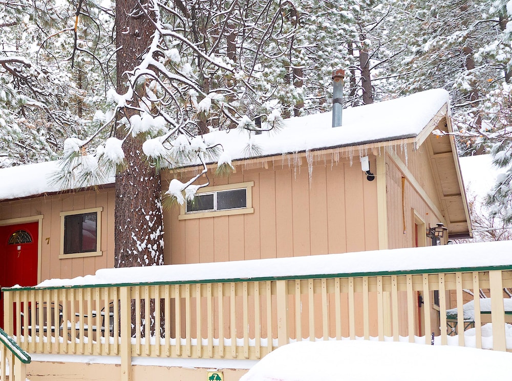 Sleepy Forest Cottages 16/65