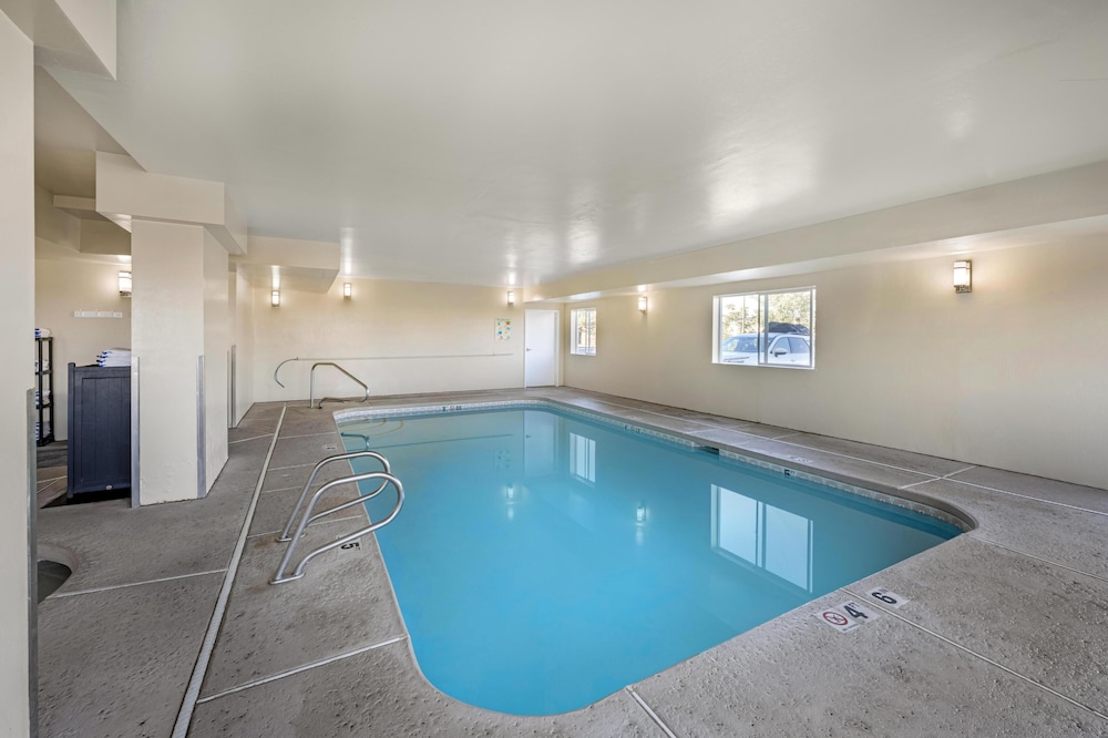 Best Western Plus The Four Corners Inn 37/69