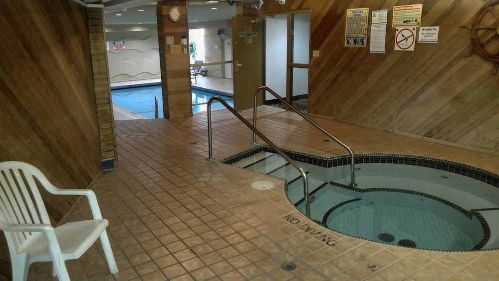 Ramada by Wyndham Abbotsford 13/24