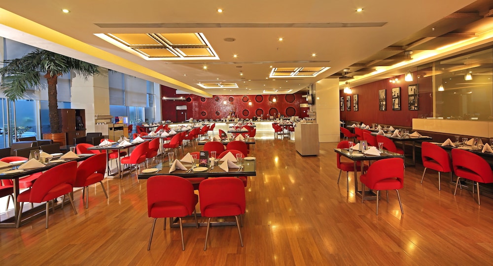 Welcomhotel by ITC Hotels, Ashram Road, Ahmedabad 52/71