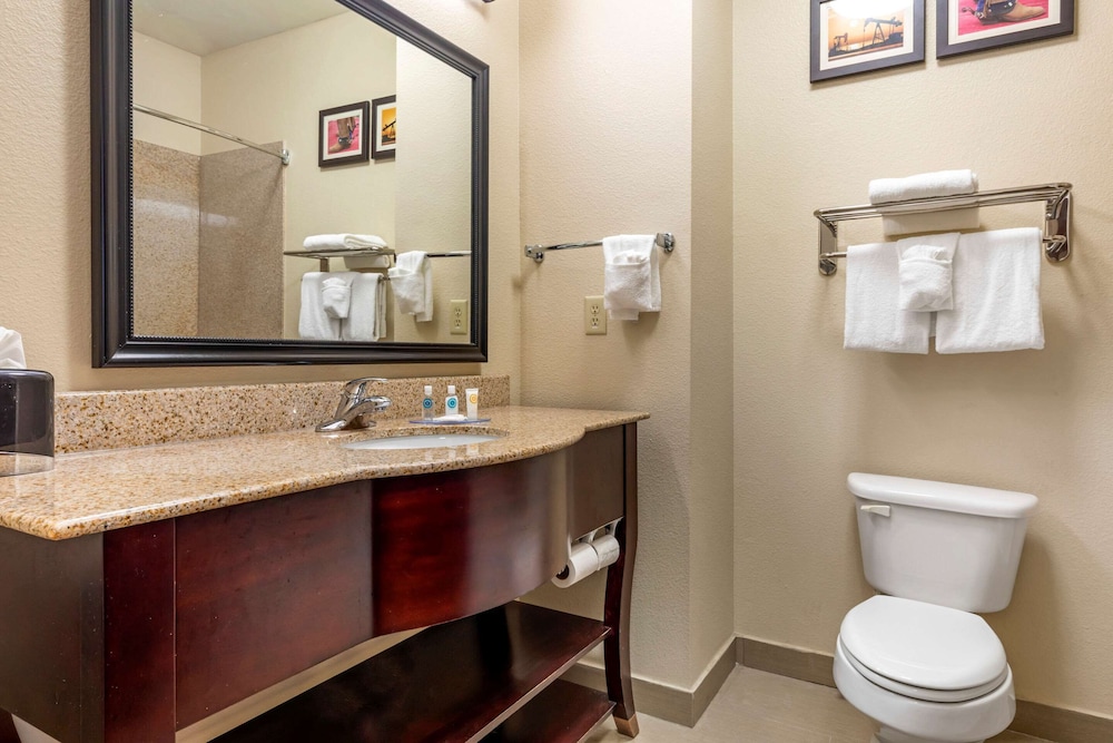 Comfort Inn Near UNT 8/31