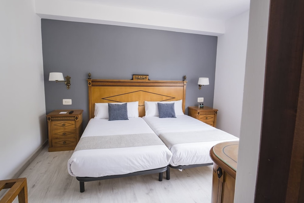 Hotel Iberia 40/68