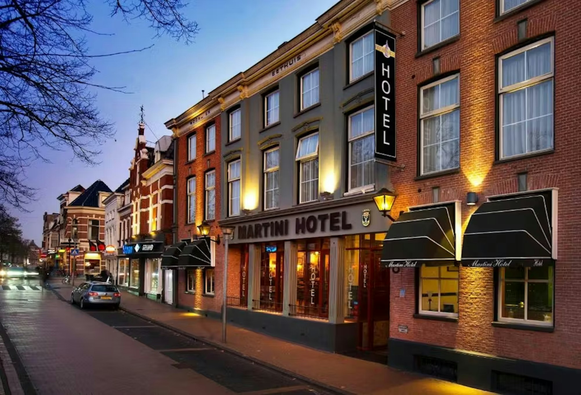 Martini Hotel 1/15