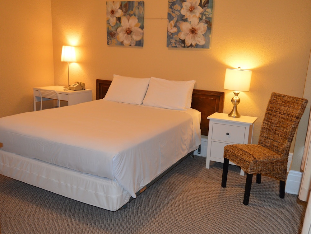 PREMIUM, QUEEN BED