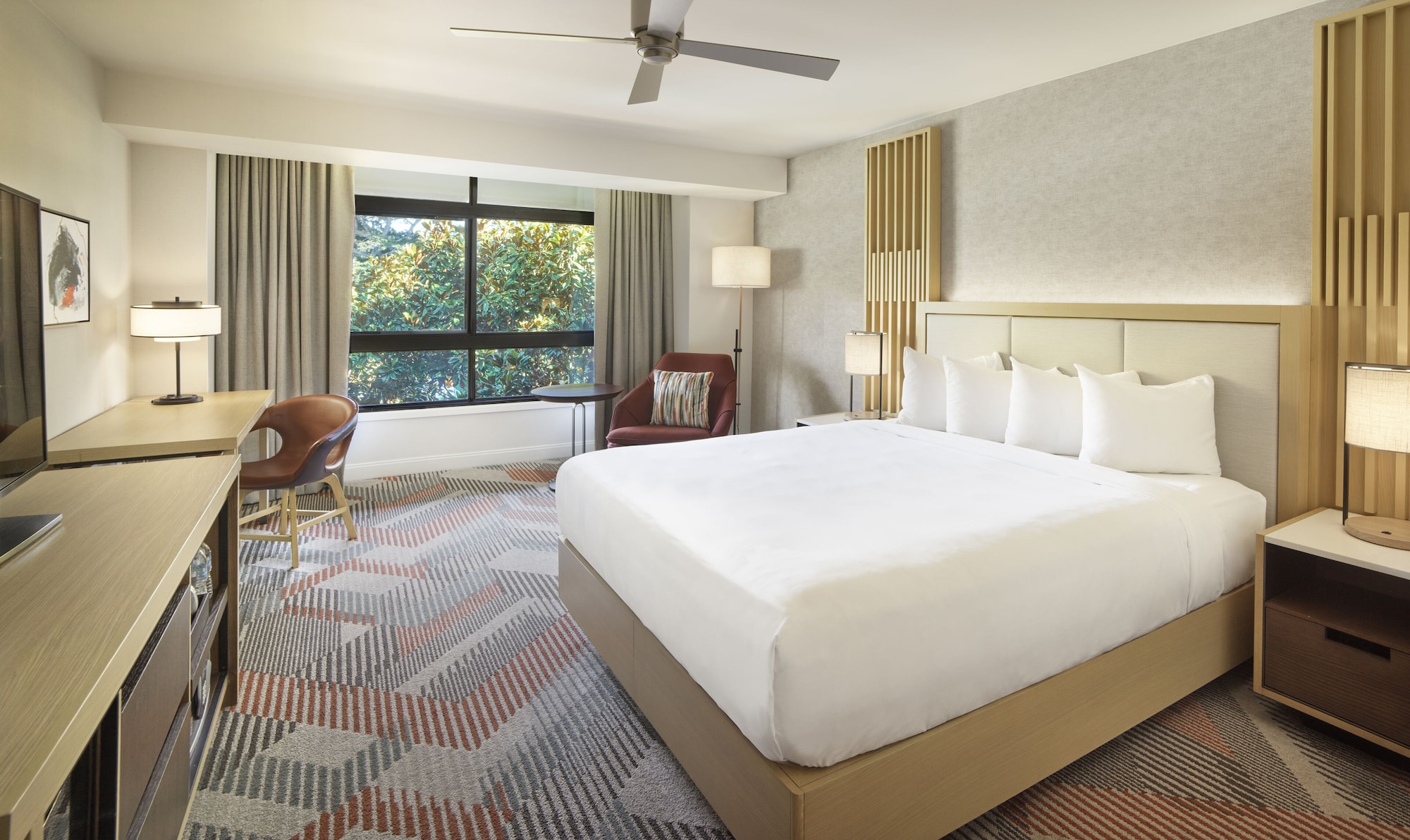 ROOM, KING BED
