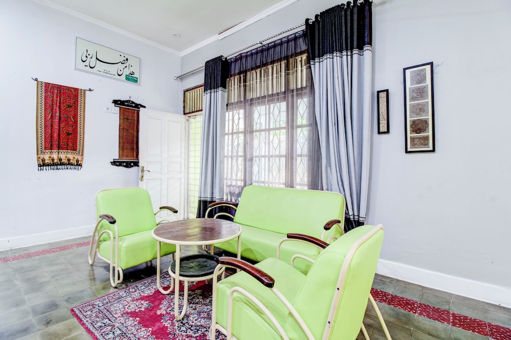 Hotel O Jalan Jenderal Sudirman Near Imam Bonjol Square Formerly Nelvi Guest House 35/50