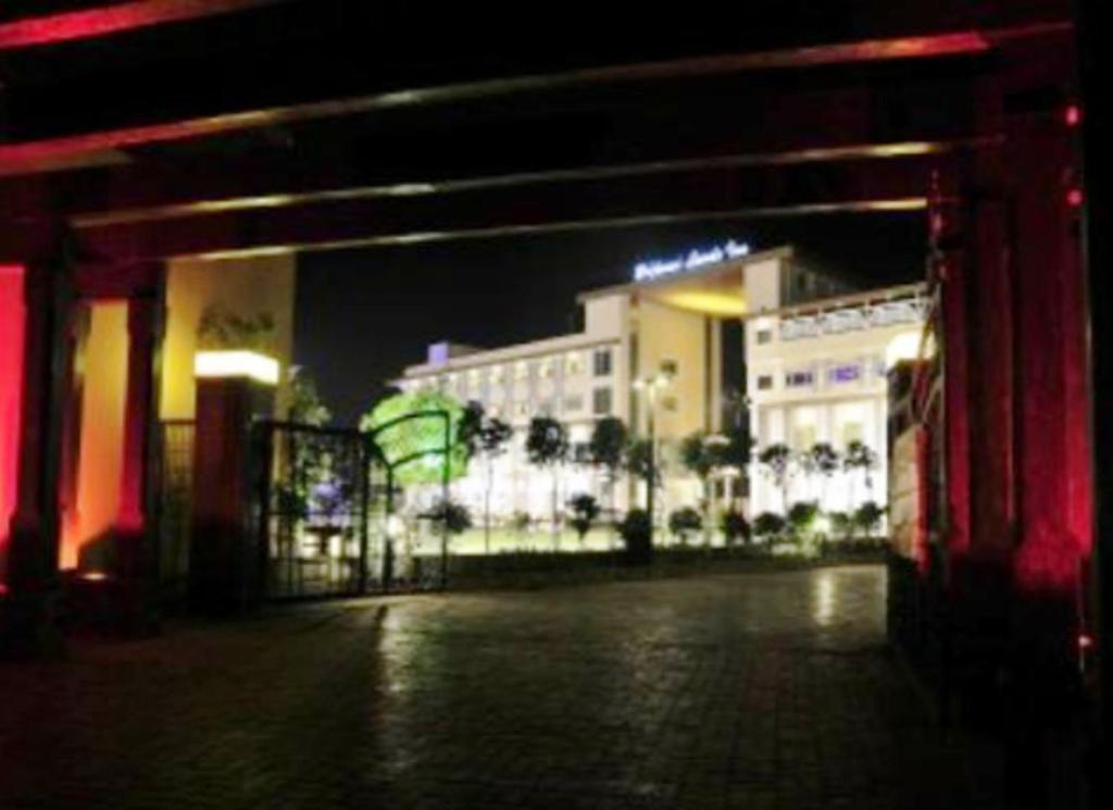 HOTEL BRIJWASI LANDS INN 45/55