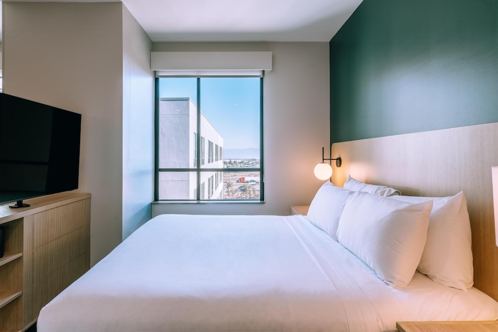 Hyatt House Ontario Airport 5/50