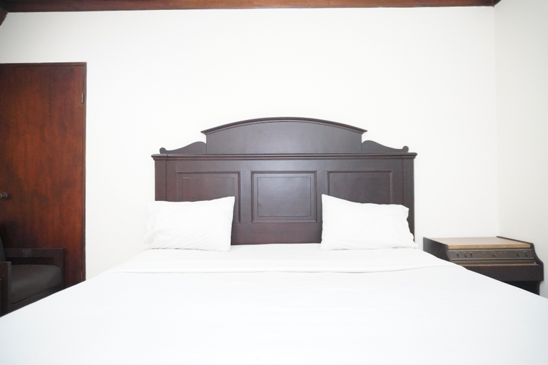 غرفة قياسية بسرير مزدوج، Siantar Hotel Parapat 2/4