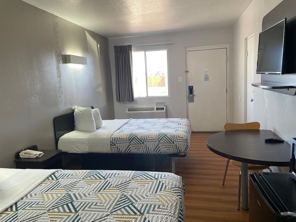 Sands Motel 9/24