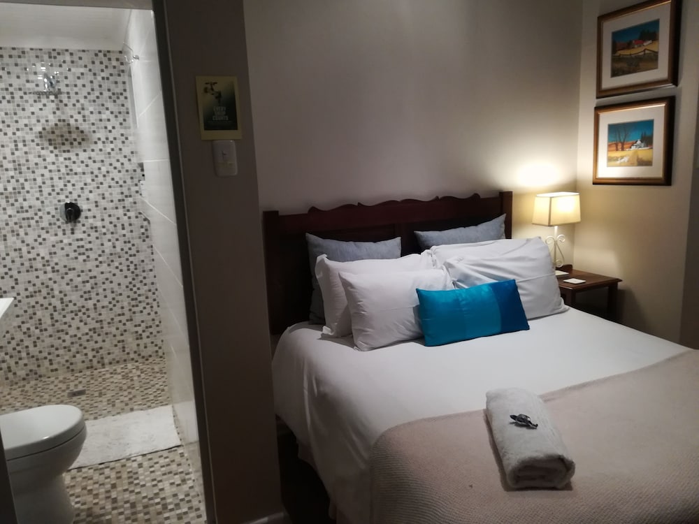 AppleBee Guest Cottages 50/50