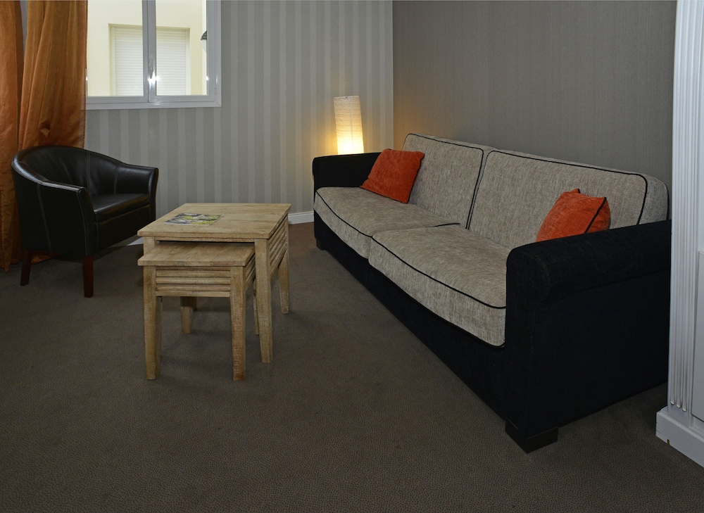 Qualys Hotel Almoria 58/75