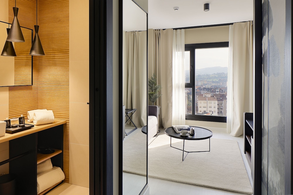 Nuvo Hotel Boutique 48/50