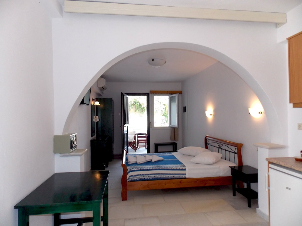 Stella Naxos Island 14/50