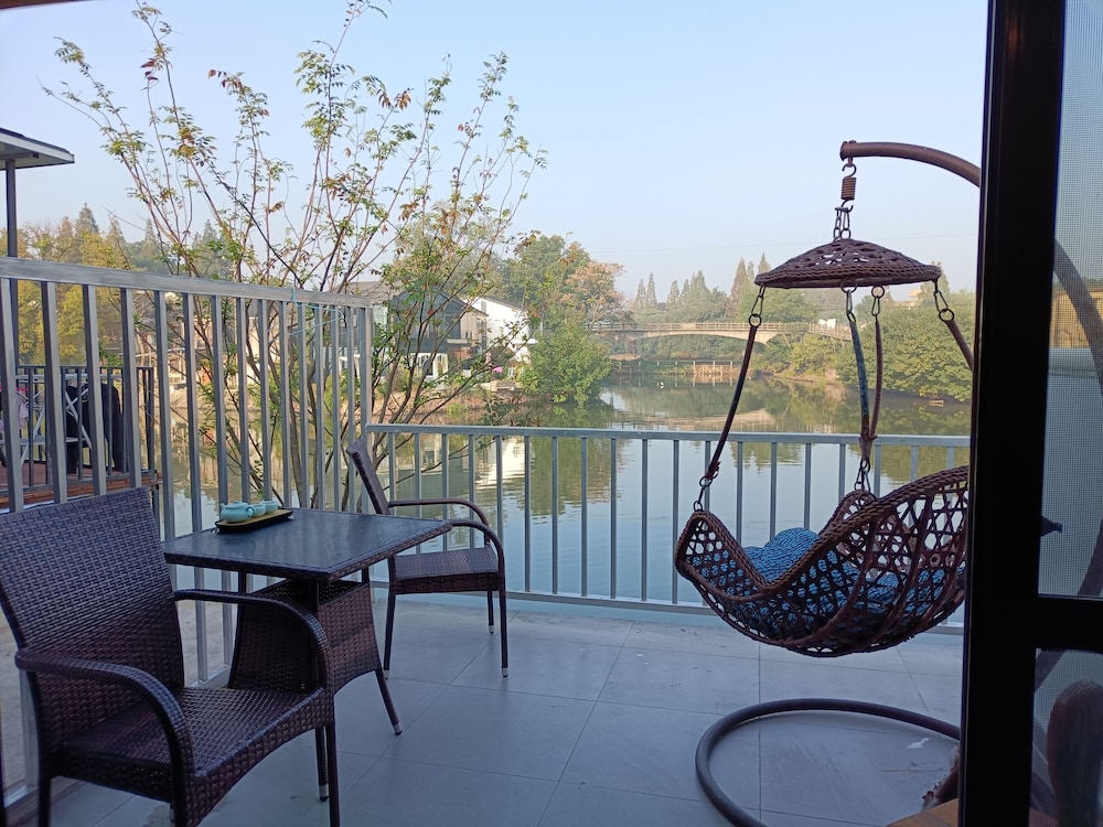 Wuzhen Liangzhu Boutique Inn 46/50