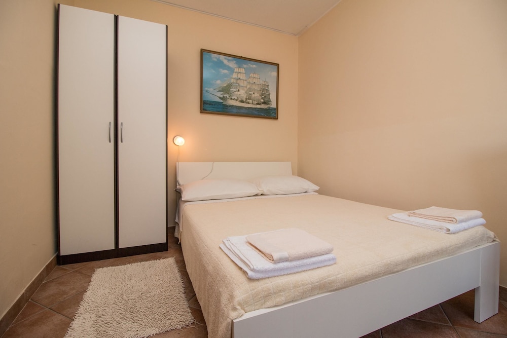 APARTMENT DIVNA 33/66