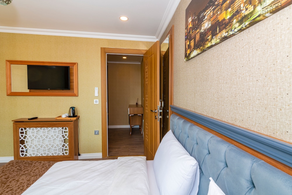 Golden Sand Hotel 13/35