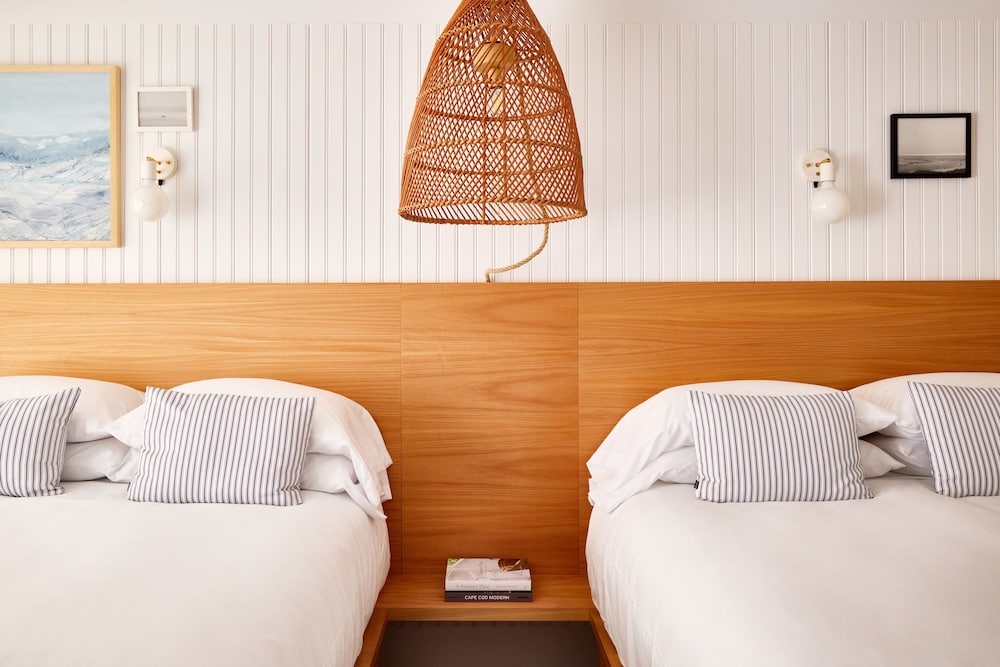 Bluebird Parker Beach Lodge 18/27