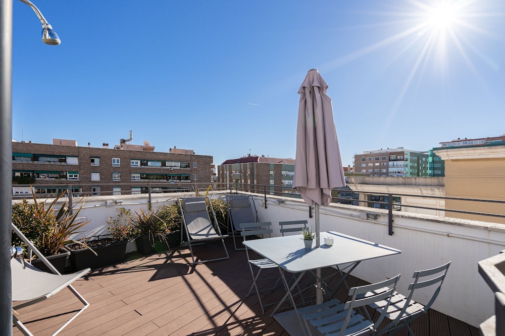Feelathome Waldorf Suites Apartments 35/40