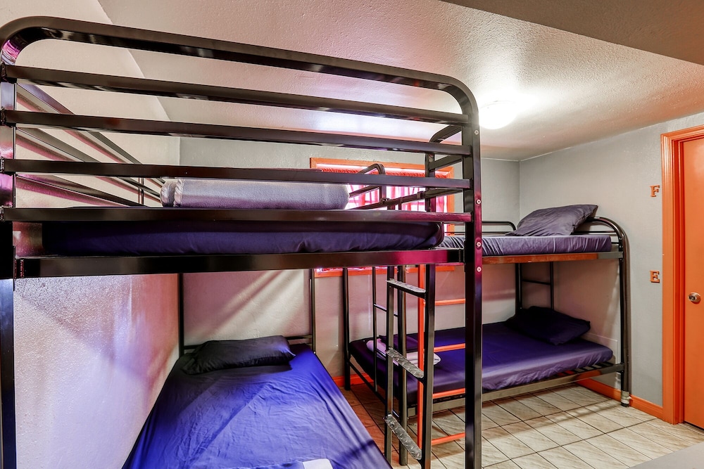 Sin City Hostel 14/50