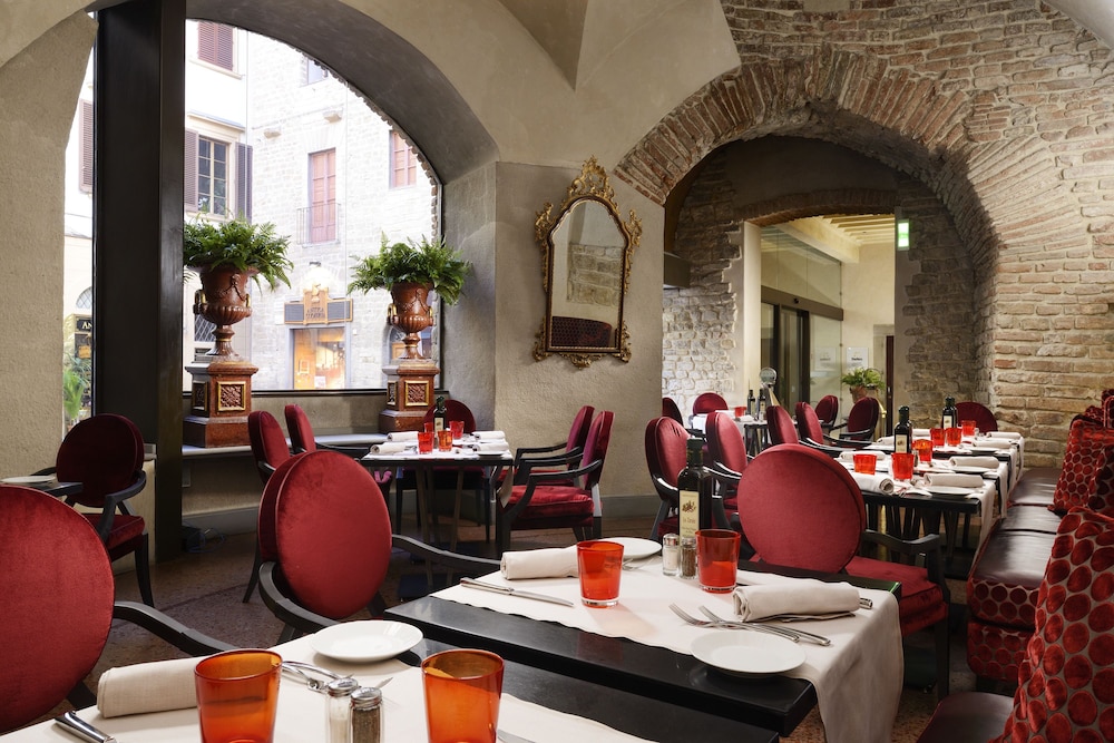 Brunelleschi Hotel Florence 48/72