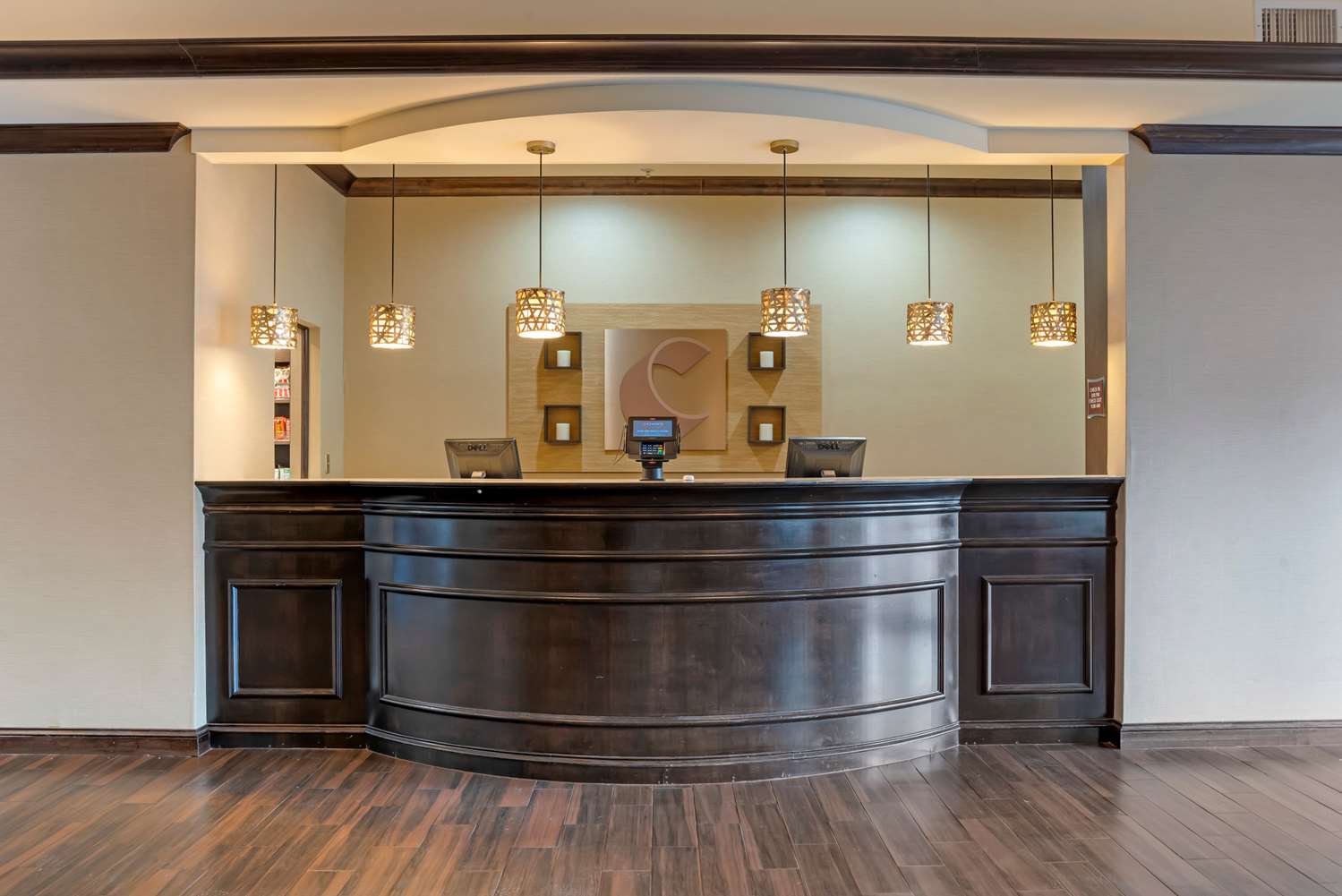 Comfort Suites Alexandria North 9/36