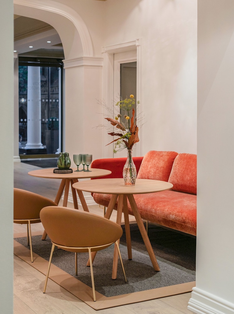 Melia London Kensington Member of Melia Collection 66/93
