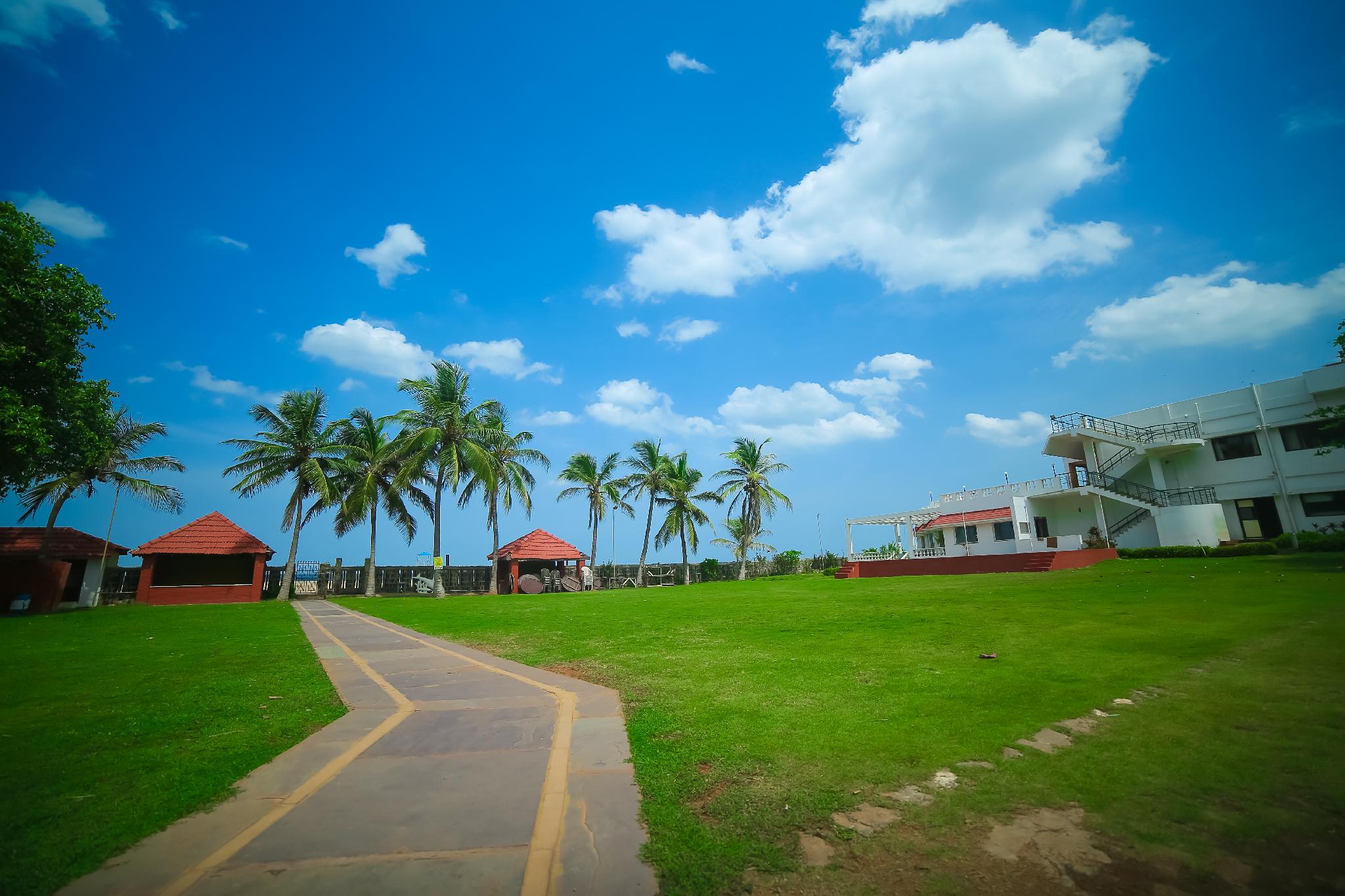 St James Court Beach Resort 17/18