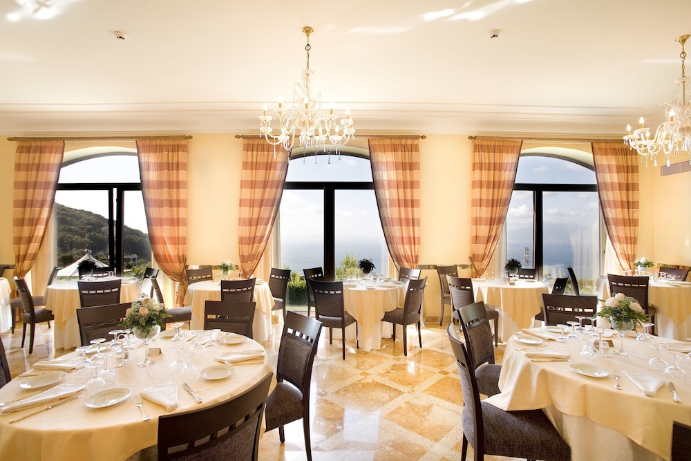Grand Hotel Due Golfi 35/45